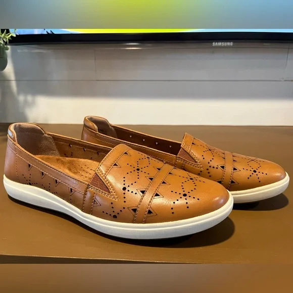 Cobb Hill Bailee Slip Loafers Russet Size 7.5 EEUC - Picture 2 of 8